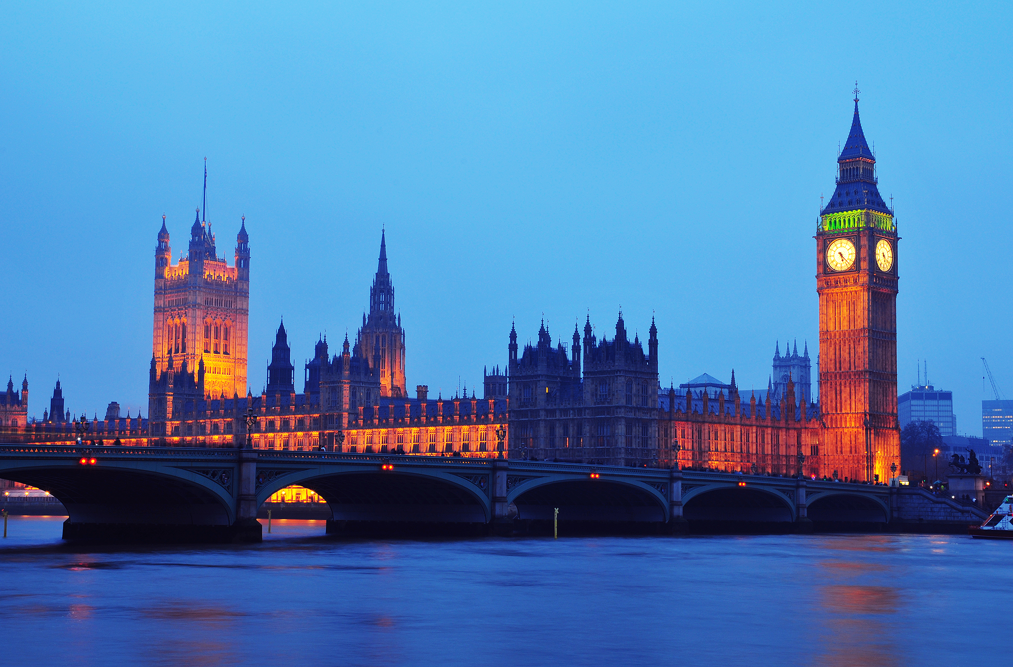 Elizabeth vs Victoria